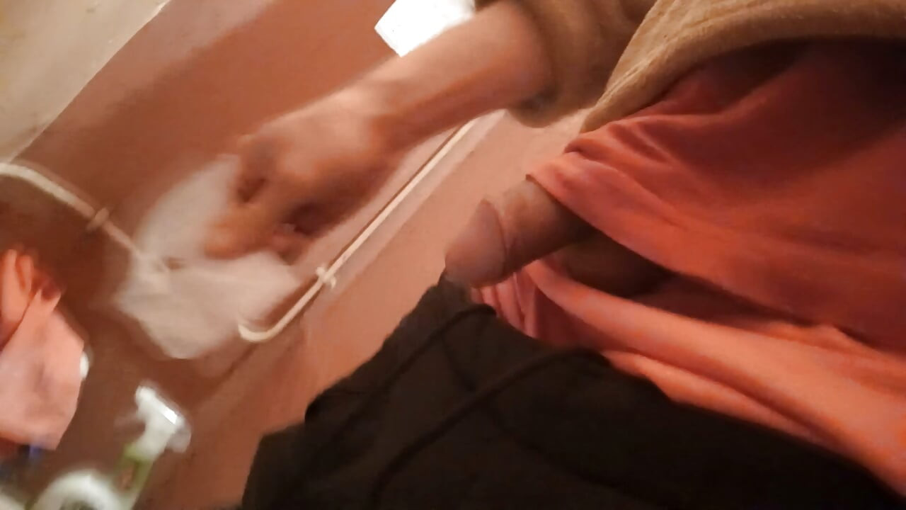 How to piss with a morning wood, desesperated twink's hard cock and a full bladder