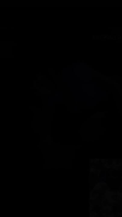 D.va einen harten gooner-schwanz tief in den hals gefickt, bis sperma in ihrem mund explodiert