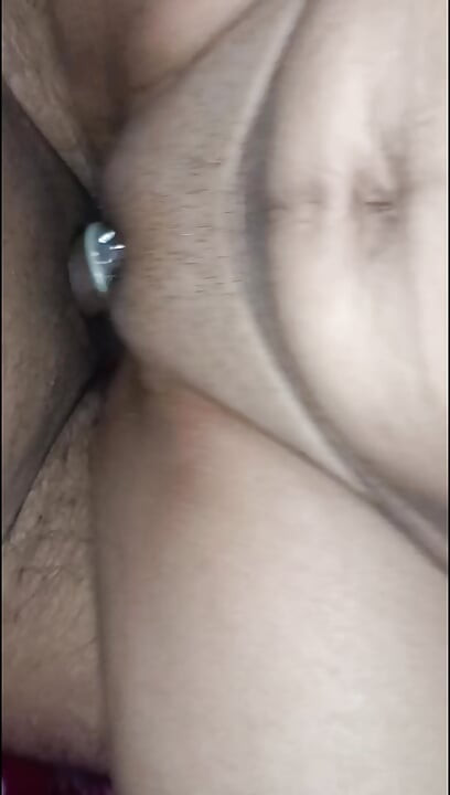 Indian Bhabi Seduces the Delivery Boy - A Hot and Passionate Encounter"