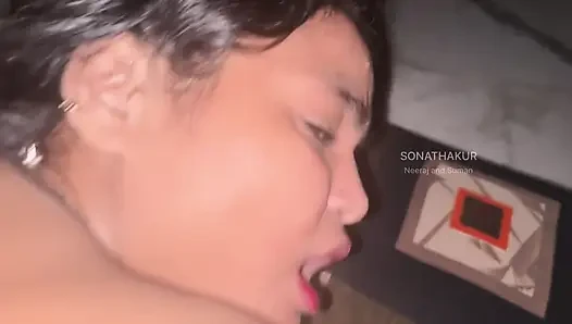 Adik tiri indiaku menggodaku waktu orang tua lagi keluar - 4k
