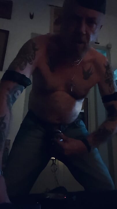 私のチンコ、おもちゃ、そしてとても楽しい自分