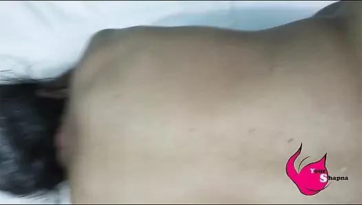 Cowok ini ngentot memekku habis-habisan sampai crot di dalam!