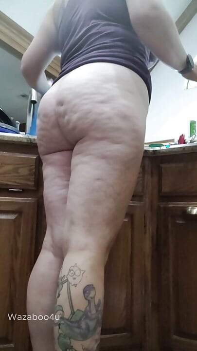 Step Mommy Dancing Doing Dishes With Her Toys Inside Of Her