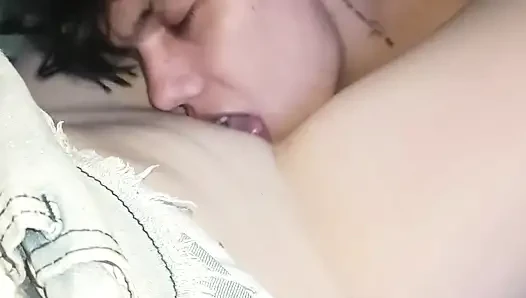 ICH VERFÜHRE MEINEN JUNGFRÄULICHEN STIEFBRUDER IN MEINEM ZIMMER TEIL 3