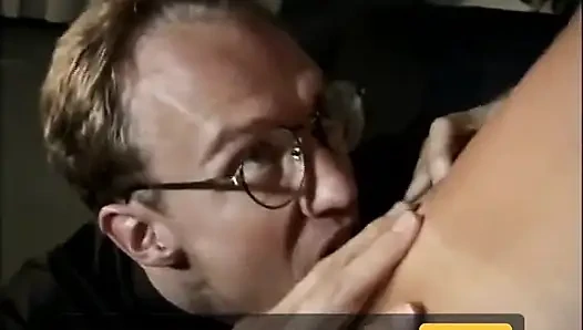 Klasik porno dvd'leri yapışkan hikayeler bölüm 2