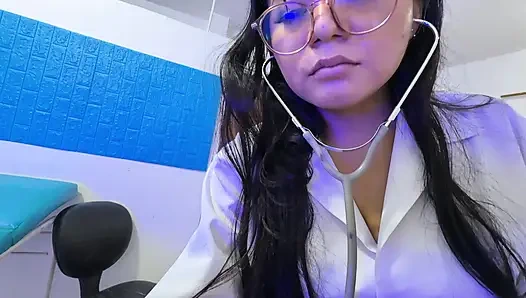 Rahasia nakal dokter naif: md si cewek semok latina dientot habis-habisan sama pasiennya di meja pemeriksaan