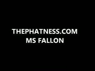 Thephatness.com फॉलन भयंकर राइड्स और हो जाता है डॉगीस्टाइल
