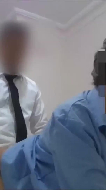「Okul Temizlikcisini Siken ogretmen Turkish Porn」のパワフルな瞬間