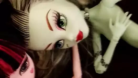 Monster yüksek kızlar üçlü yüz
