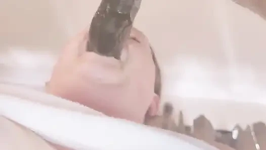 Amateur BBW Sloppy Blowjob with Cumshot