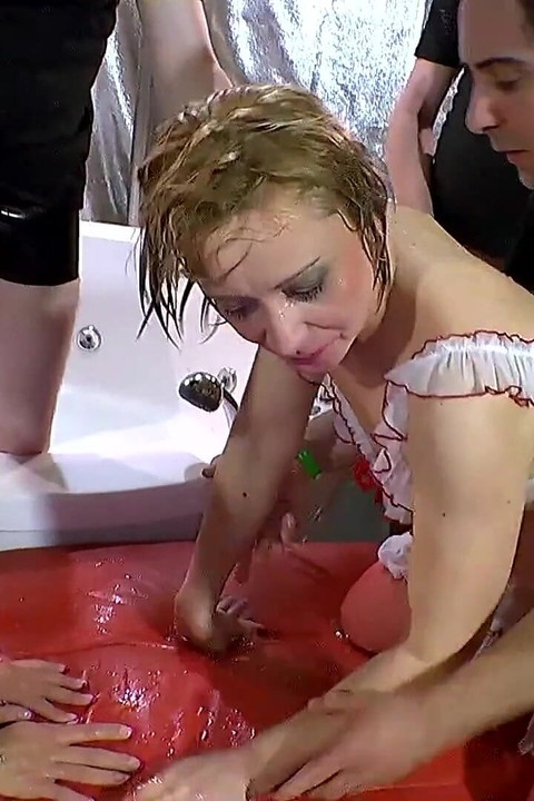 Sexy Piss Swapping College Babes in Gangbang Ggg John Thompson