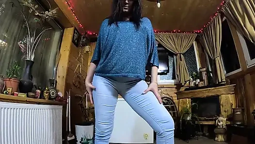 Cameltoe MILF Twerks in Jeans - Blowjob & Cum All Over My Puffy Jacket 334