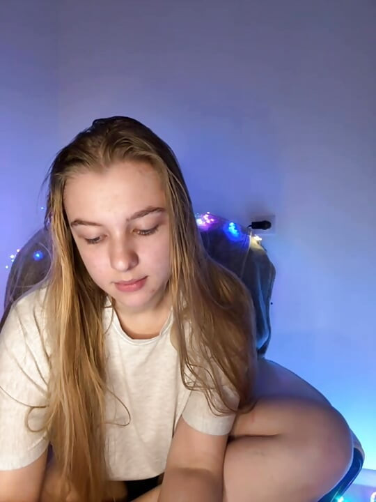 Extreme fingering in a narrow pussy