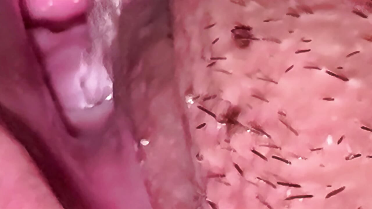 Brunette Squirt: Magic Fingers and Uncontrolled Squirts