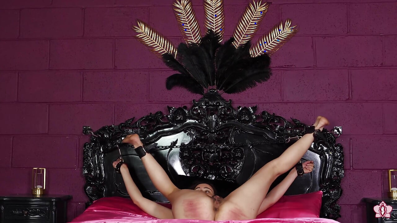 Lady Sara Borgia Trains Her Girl: Slave Mila's Tight Ass Gaped by Ridged Vibrating Butt Plug, with Lesbian Domination, Anal Mast