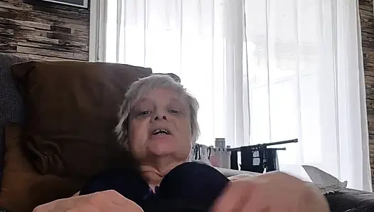 Dengan pakaian dalam seksi saya cum dengan jari-jari saya dan dildo saya