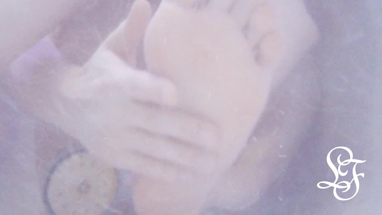 Hey guys, this is my very first sfw video showing my feet!