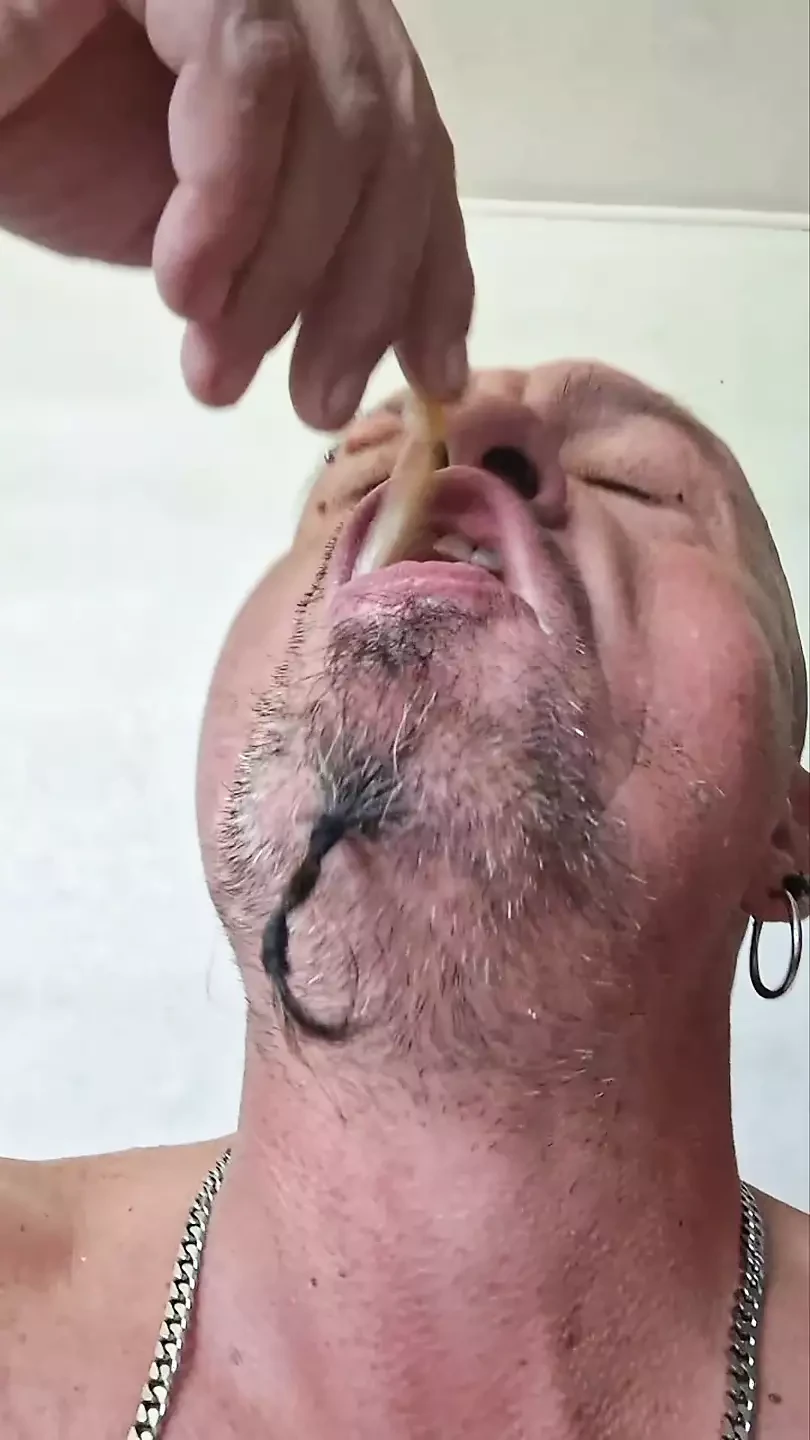 내 콘돔😜을 채웠어