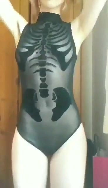 Sexy hot blonde shows off