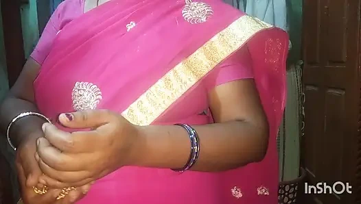 Tamilische freundin badet und sari wechselnde möpse drücken jungen mann ein