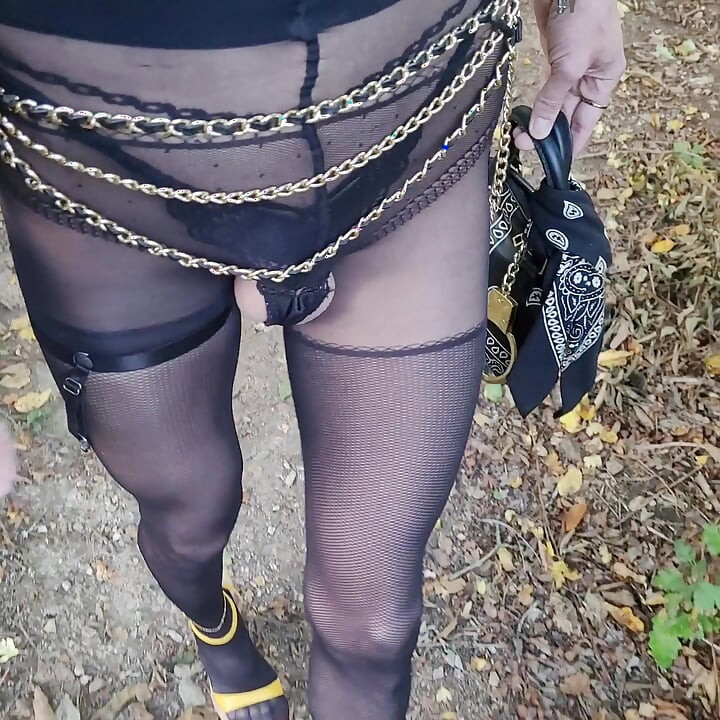 Exhibit P🚗U B L I C en Pute on a Parking Lot in the Forest, at La Faisanderie 91. Fanciful Tights, Thong [4sep25] Meet CoKiiNE! VaneSsaBiTCHx