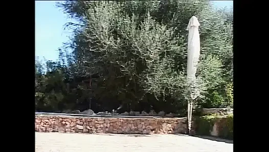 Zum ersten mal grobes anal für eine versaute blonde hure