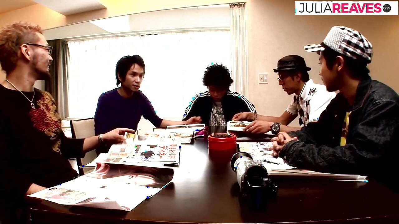 宝贝被舔阴户, 然后粗暴性爱射精