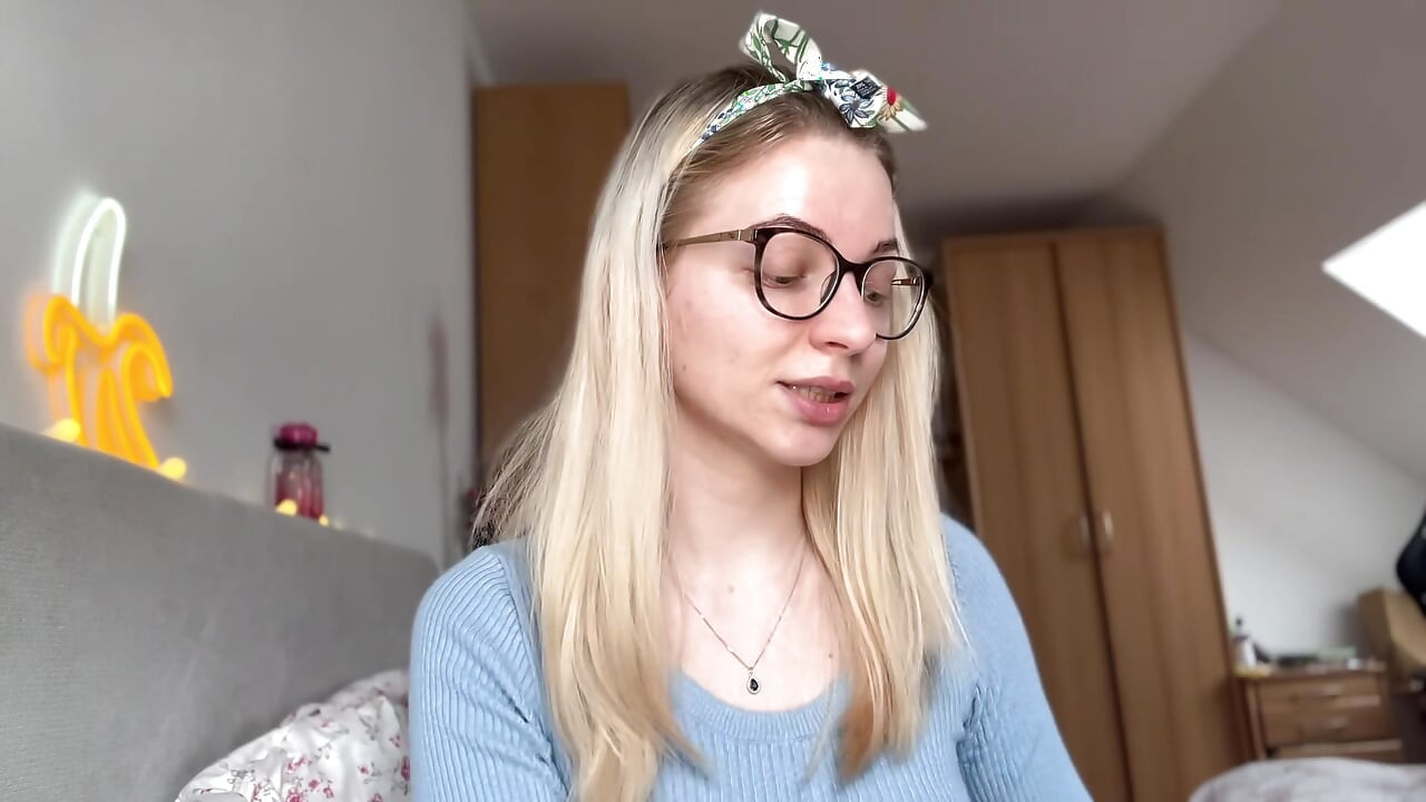 Eu o drenei de $5329 e um novo saco ysl! (História do findom)