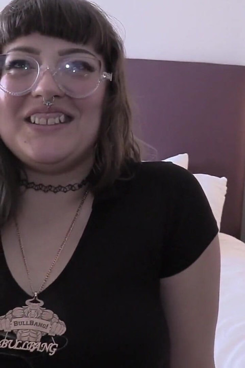 Nerdy Goth PAWG Takes Pounding