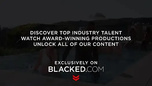 BLACKED миниатюрную неверную Lucy Mochi растягивают до ее предела на работе