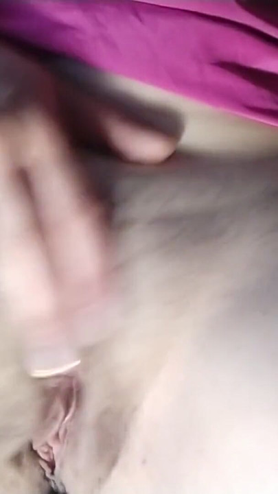 Amateur Babe Fingers Her Wet Shaved Pink Pussy Till She Cums | Clip 1