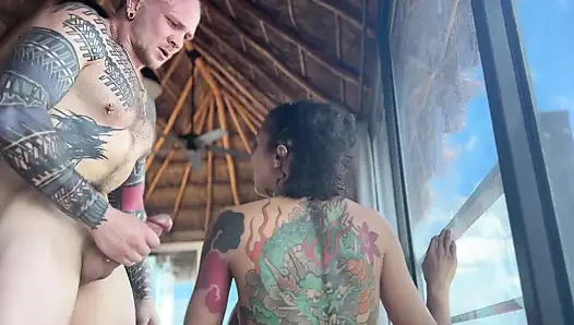 Büyük memeli büyük götlü ravyn alexa sikiliyor ve yüzüne boşalıyor