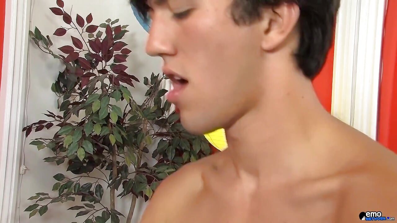 Jason được một con cặc lớn twink