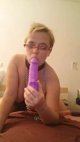 Molly Maus reitet Dildo