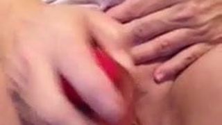 Самостоятельная мастурбация в домашнем видео