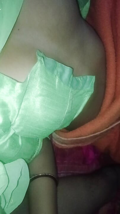 Desi bhabhi ka MMS video viral