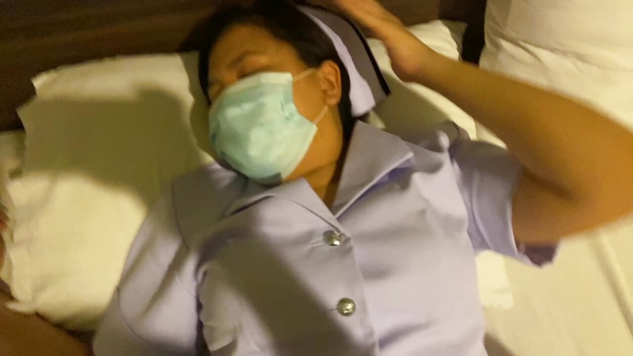 출근하기 전에 꼴리는 간호사