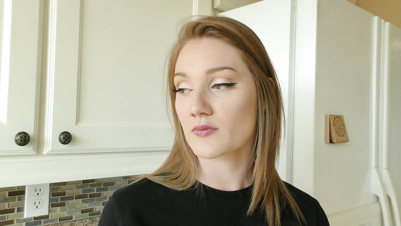 Aria Kai เย็ดจนเจ้าหน้าที่ช่วยตัวเองอยู่ข้างนอก