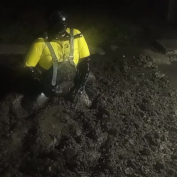 Latex-vis Worker Drone Mud Fuck