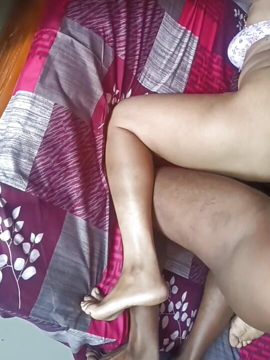 Naapurin kuuma pettävä vaimo käskee naida häntä nopeasti ennen kuin hänen miehensä tulee