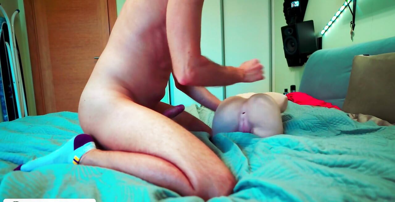 私の最初のダッチワイフの長くてハードなファックセッション