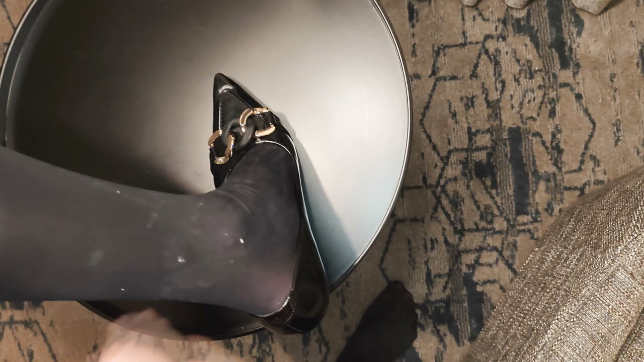 Crossdresser Jacks off in Hotel room and cums all over Stockings and Heels