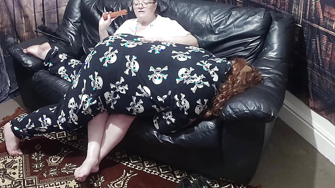 Part1 :- Domina Satana and Josephine feet worship