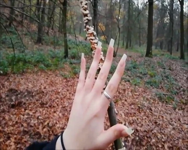 ITALIAN HANDS FOR HANDJOB