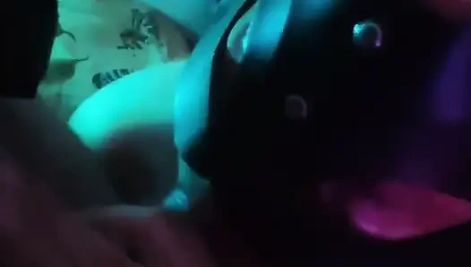 Herrin Domina, pov-blowjob-sklavin, fertig auf ihren großen titten. Volle szene auf faphouse