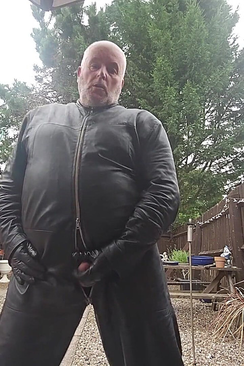 Wanking Outside