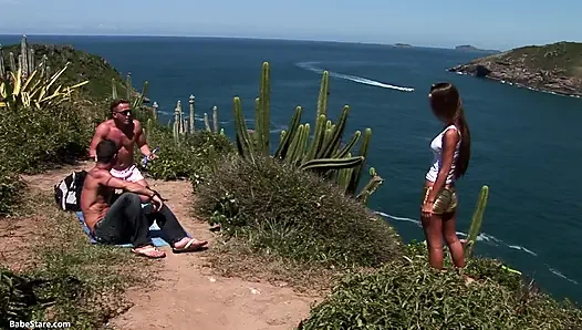 This hike is making me horny: fmm threesome