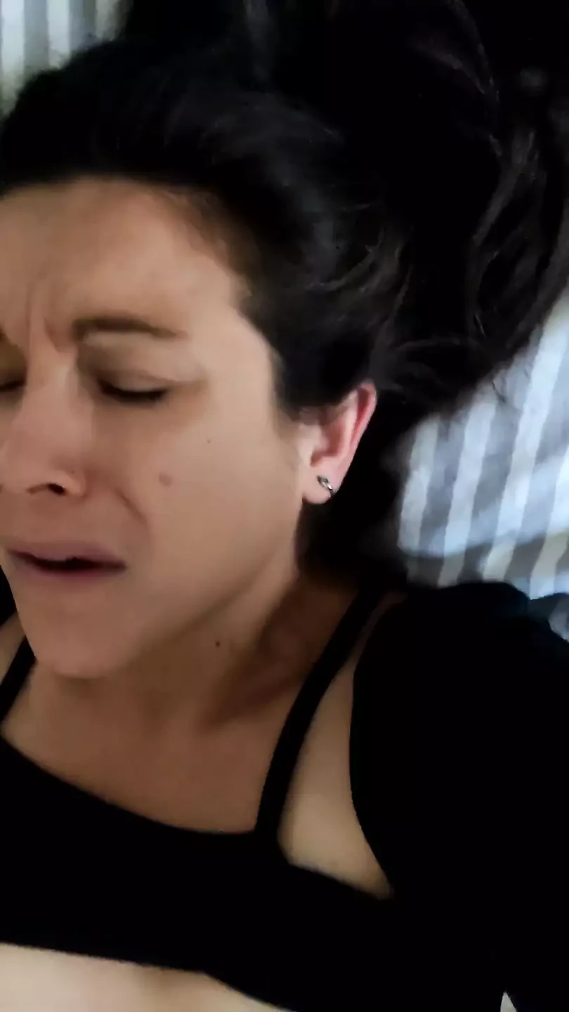 Jebana sam kao kučka, moje malo dupe u vazduhu 1. deo