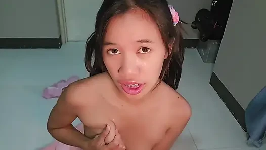 Joi lagi asik ciuman dan ngocok kontol