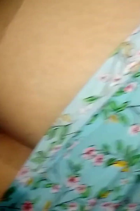 עובדת מזדיינת בהפסקה שלה